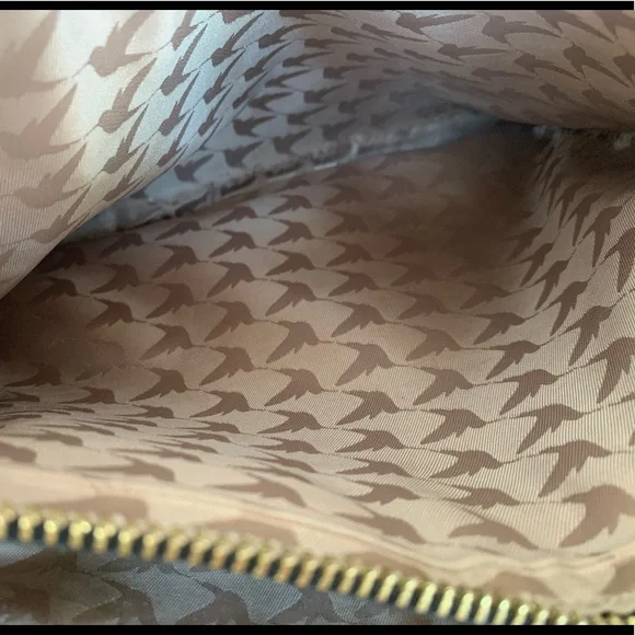 Lo & Sons Pearl Black Crossbody Bag - Picture 14 of 16